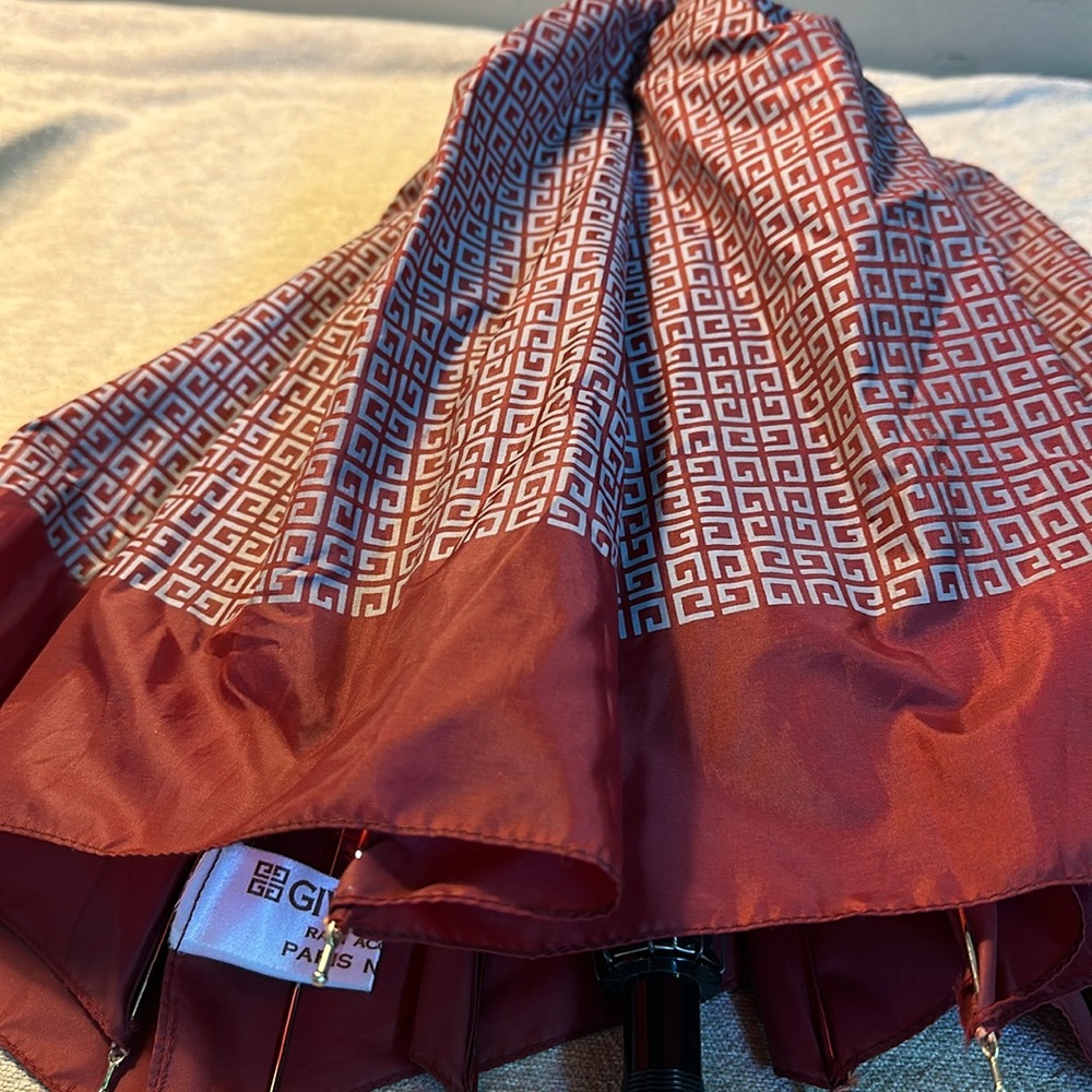 Elegant VINTAGE GIVENCHY  Burgundy Patterned Umbrella - Picture 11 of 16